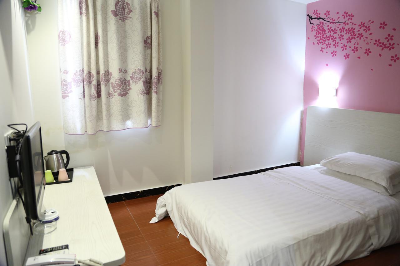 V8 Hotel Xicun Subway Branch กวางโจว ภายนอก รูปภาพ