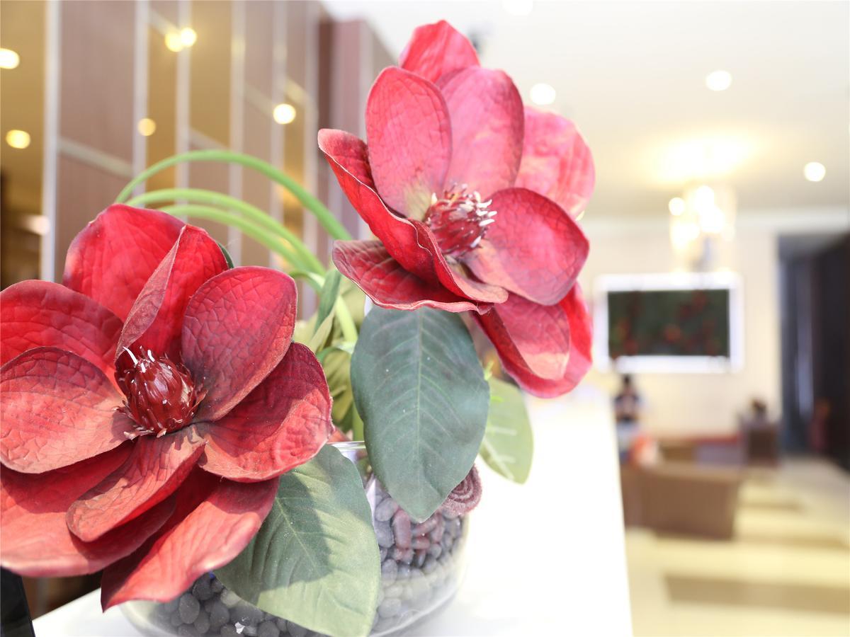 V8 Hotel Xicun Subway Branch กวางโจว ภายนอก รูปภาพ