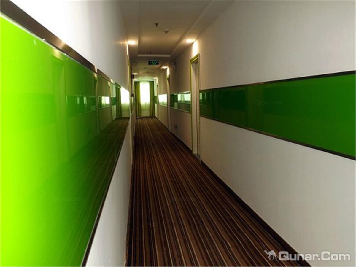 V8 Hotel Xicun Subway Branch กวางโจว ภายนอก รูปภาพ